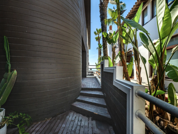 Oceanfront Retreat in Capo Beach - Luxurious 4-Bedroom Getaway